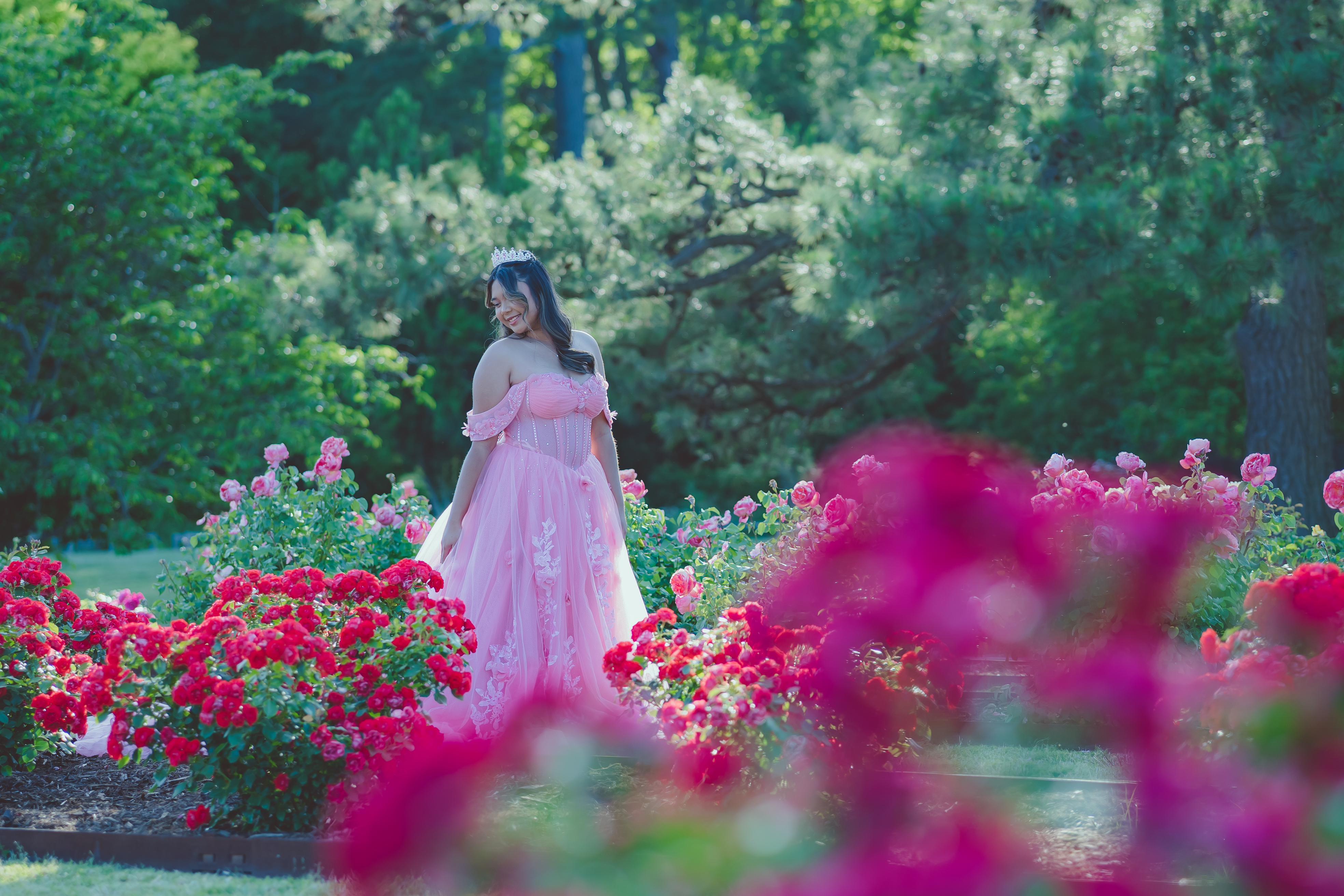 Candid portrait and debut photography outdoors in Virginia USA