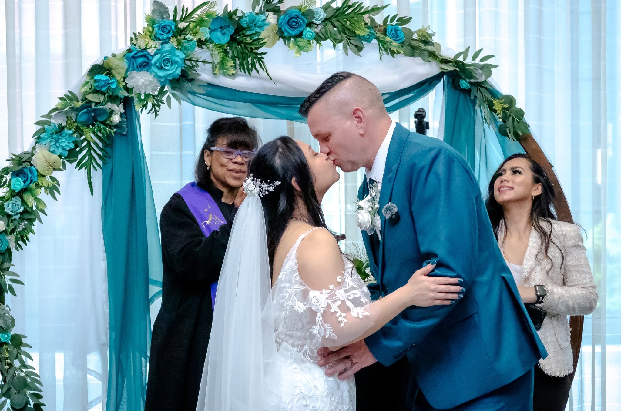 Beautiful bride and groom at their Virginia wedding by Jony Photos
