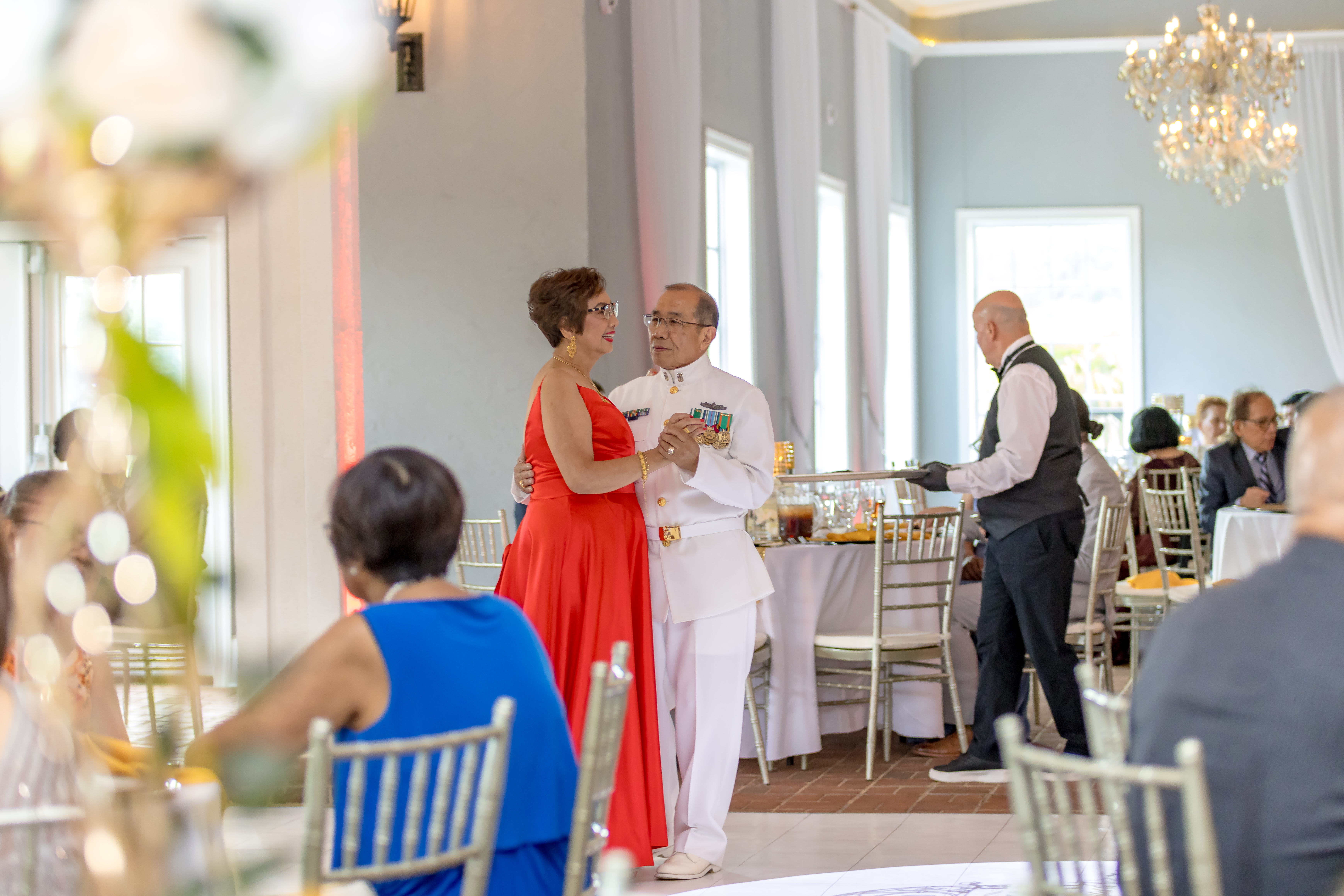 Beautiful bride and groom portraits in Virginia